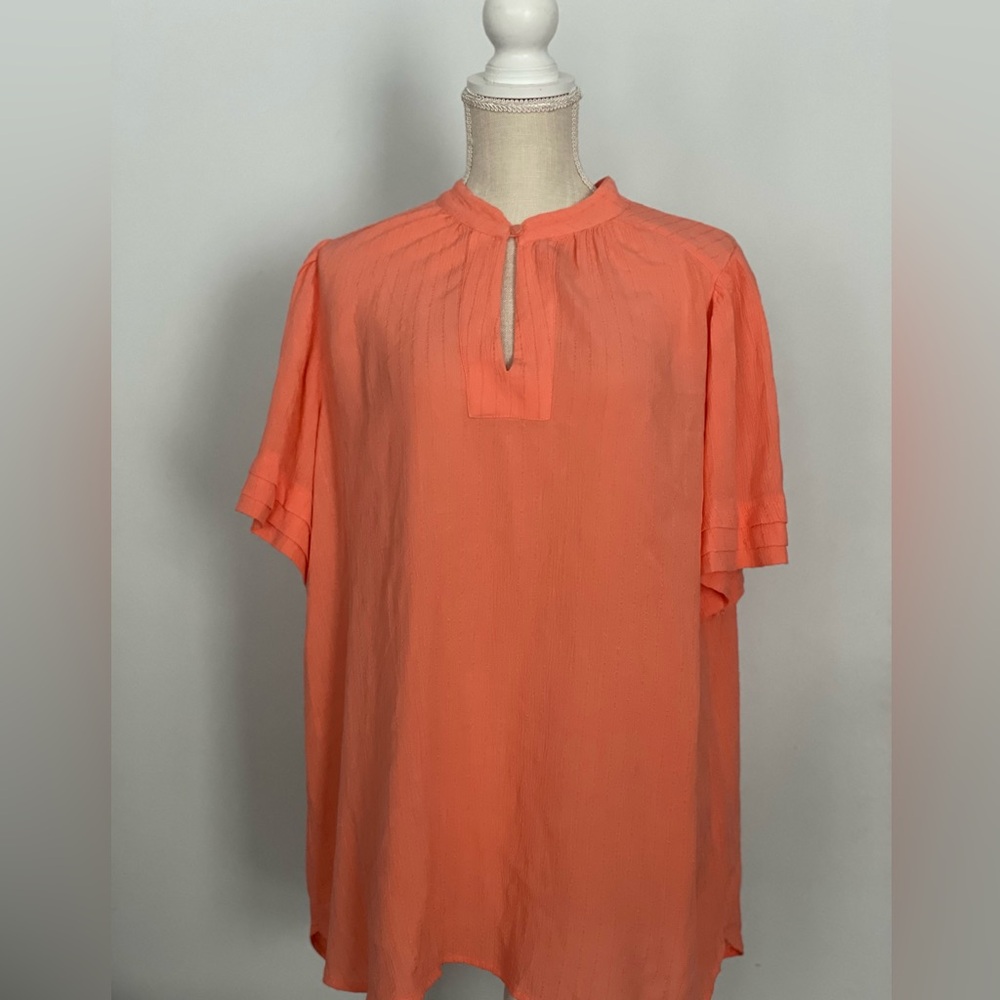 New w/ tags LOFT Striped Pleated Cuff Top
Size Large